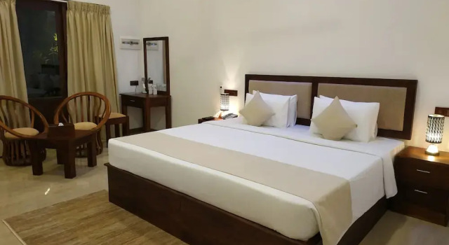 Двухместный номер Deluxe с балконом Sigiriya Cashew Palace Resort