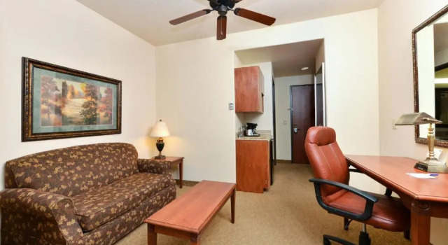 Четырёхместный люкс Holiday Inn Express Hotel & Suites Las Cruces by IHG