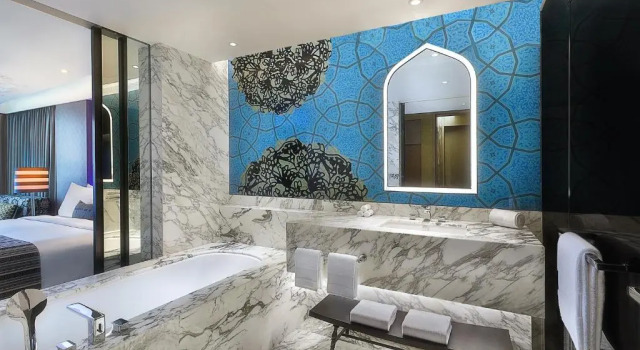Spectacular Double room with balcony and with garden view W Muscat Hotel