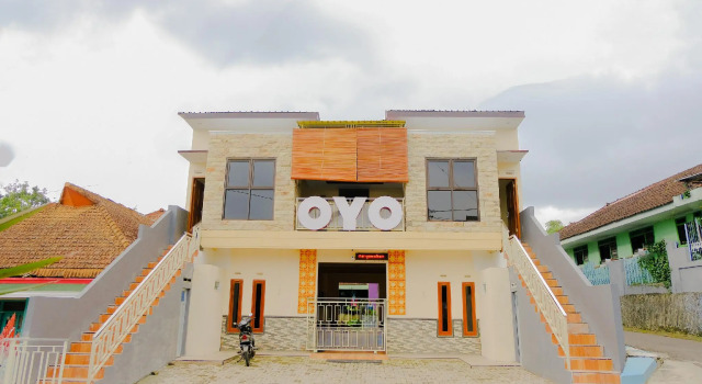 RedDoorz near BNS 3 Kota Wisata Batu, Book Hotel Hotels in Batu with Parking, near Batu Night Spectacular, Parking