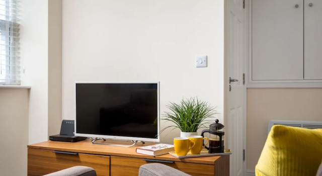 Апартаменты Standard Elliot Oliver - 2 Bedroom Town Centre Apartment