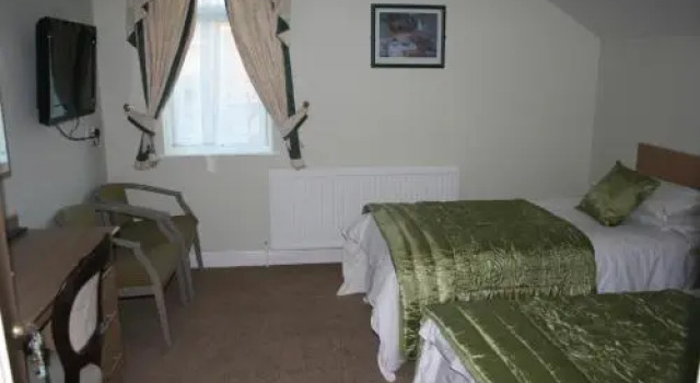 Henrys Bed and Breakfast, Забронировать Отель Стокпорт Большой Манчестер