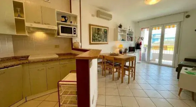 Апартаменты Bright Apartment With Shared Pool