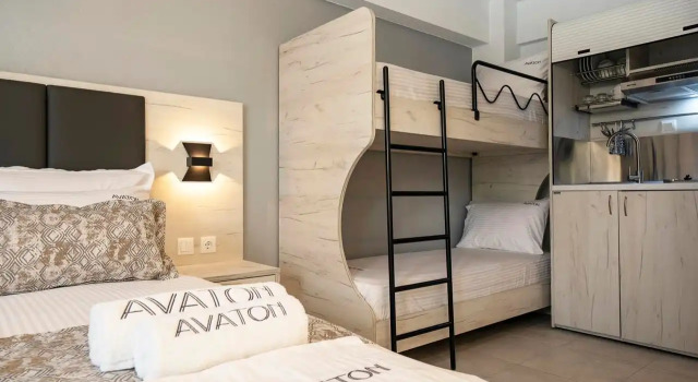 Четырёхместный номер Standard Avaton Luxury Resort and Spa Access the Enigma