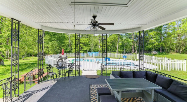 Коттедж Game Room & Hot Tub! Cresco Family Home