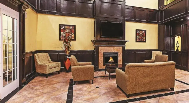La Quinta Inn & Suites By Wyndham Dfw Airport West - Bedford