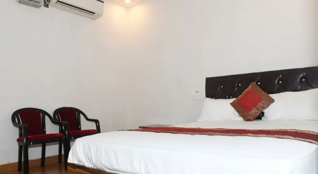 Номер Standard Hotel O Lotus Inn