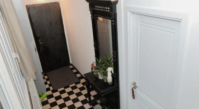 Studio In Old Tbilisi's 19Th Century House