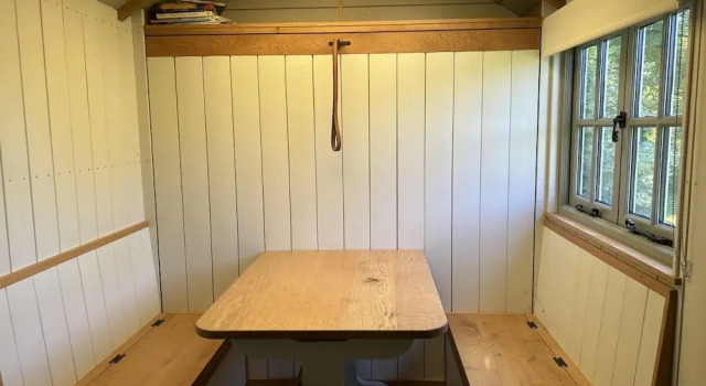 Cozy Cabin Retreat in Bedford, Забронировать Отель Отели Бакингемшир с парковкой, Парковка