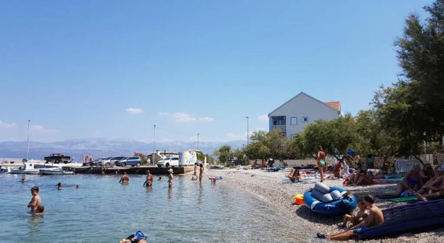 Апартаменты с 2 комнатами с балконом и с видом на море Aparthotel Marina Gromela