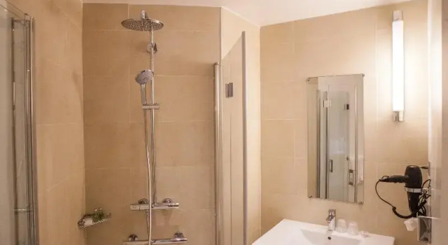 Четырёхместный номер Standard с 3 комнатами Hotel Sixteen Paris Montrouge