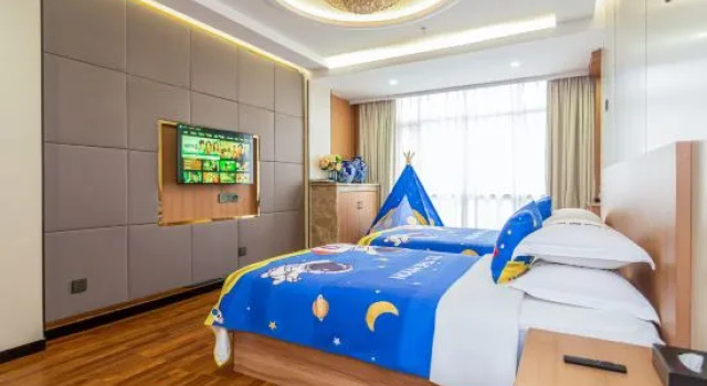 Люкс GreenTree Eastern Hotel (Dongxing Border Gate)