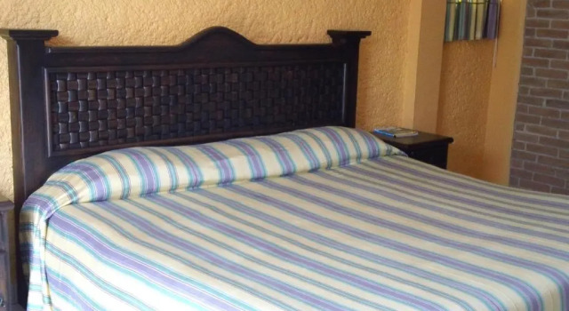 Четырёхместный номер Standard с красивым видом из окна Hotel Villa Monarca Inn