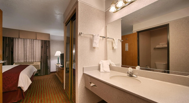 Best Western Plus Executive Suites Albuquerque, Rezerwuj Hotel Hotele w Albuquerque z parkingiem, Parking
