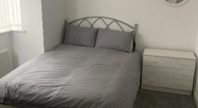 Impeccable 4-bed House Next Door to the Liberty