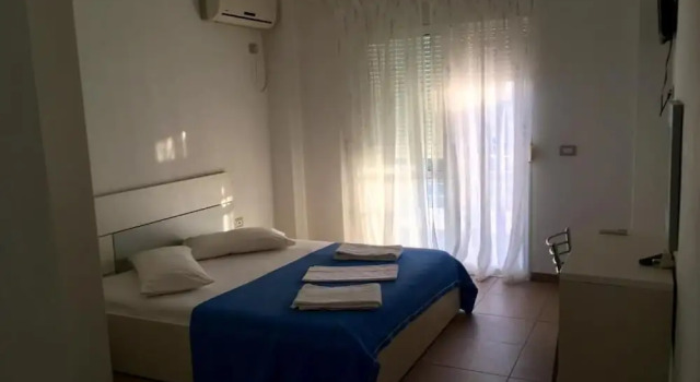 Hotel Stolis, Varaa Hotelli Hotellit Vlorë County pysäköinnillä, Pysäköinti