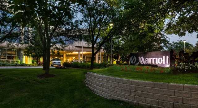 Marriott Melville Long Island, Buchen Sie Hotel Hotels in Long Island mit Parkplatz, Parkplätze