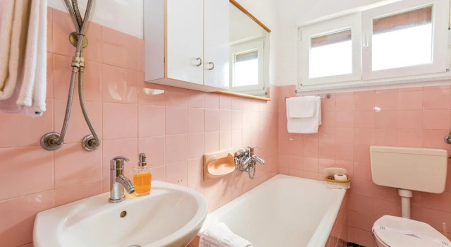 Stunning Home in Risika With Wifi and 3 Bedrooms, Prenota Hotel Hotel a Isole Quarnerine con parcheggio, Parcheggio