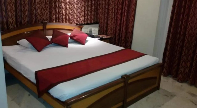 Sun International Hotel and Resorts, Забронировать Отель Отели Бангалора 3 звезды, рядом с Ботанический сад Лалба, 3*