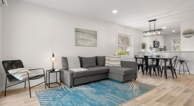 Коттедж Relaxing 2BR Florida Home Close to Beach