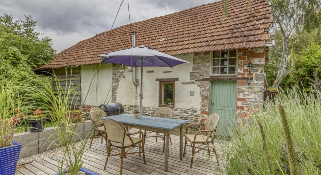 Cottage in Saint-Clair-sur-l'Elle with Garden and Barbecue, Book Feriehus Saint-Loup-Hors Lower Normandy