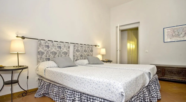 Two steps from Ponte Vecchio, Забронировать Отель Флоренция Тоскана, рядом с Дом Буонаротти