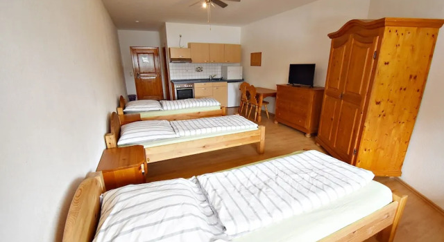Seehaus Mamming - Hotel - Schlaffässer - Biergarten - Camping, Book Hotel Mamming Lower Bavaria