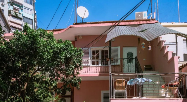 Villa Center