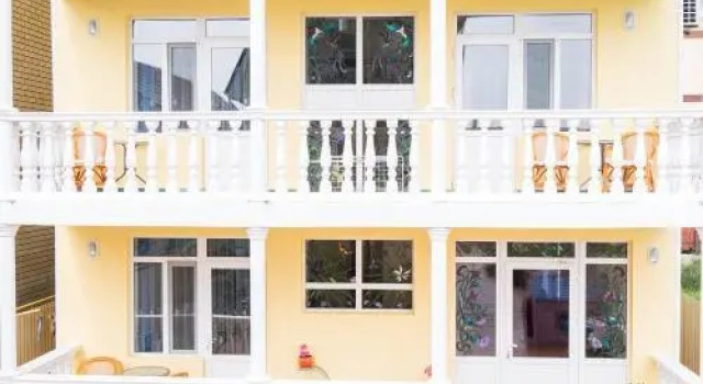 Lotos Zelyonaya Krysha Guest House, Забронировать Гостевой дом Отели Побережья Анапы с парковкой, Парковка