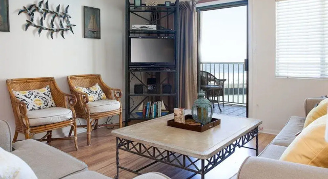 Gulf Shore Condo #317 - 2 Br condo by RedAwning, Varaa Huoneisto Destin Emerald Coast