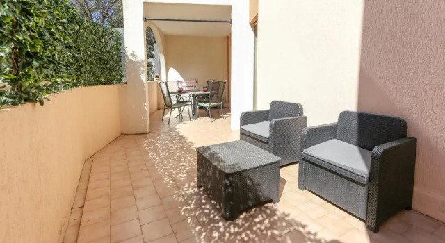 Апартаменты AC Appartment with terrace parking and pool- BENAKEY