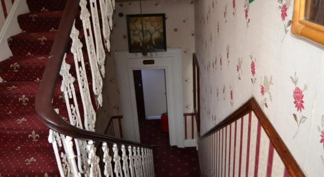 Четырёхместный номер Standard Hyde Park Court Hotel