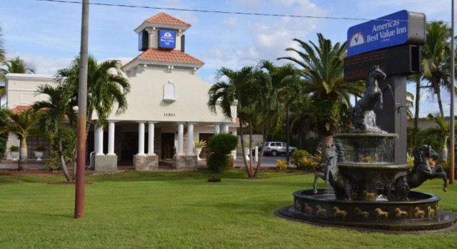 Americas Best Value Inn Fort Myers, Забронировать Отель Отели Форт-Майерс 3 звезды, 3*