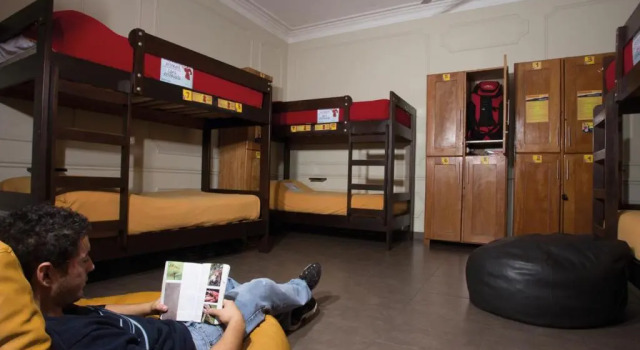 Кровать в общем номере Pariwana Hostel Lima