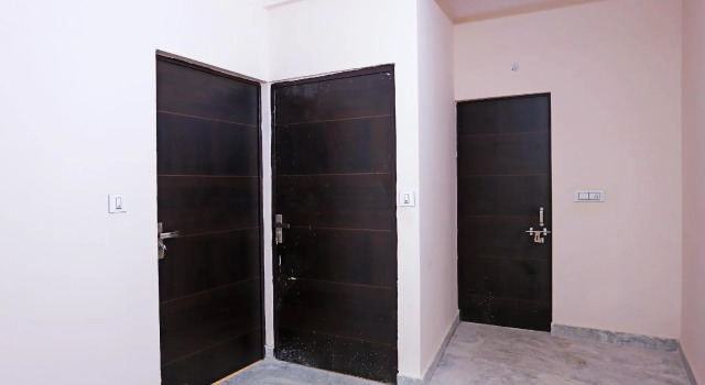 Collection O 48359 Lal Residency