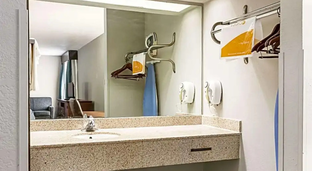 Люкс Farragut Inn & Suites