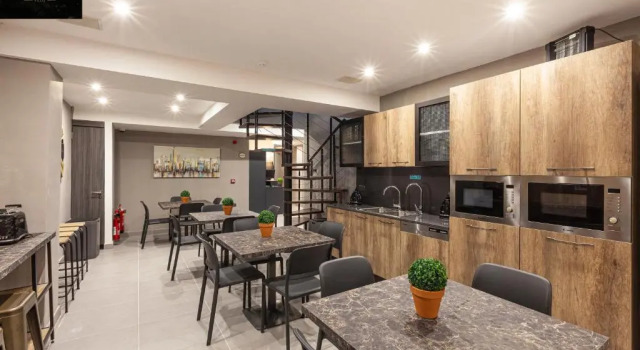 Апартаменты Modern, Large and Spacious HOME, Perfect for GROUP by 360 Estates
