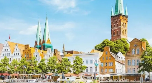 Velmora Boutique Suites - Exklusive Terrassenwohnung im Herzen Lübecks, Забронировать Бутик-отель Любек земля Шлезвиг-Гольштейн, рядом с Концертный зал и конгресс-центр Любека