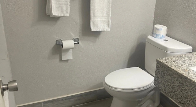 Двухместный номер Standard Days Inn by Wyndham Salisbury, NC