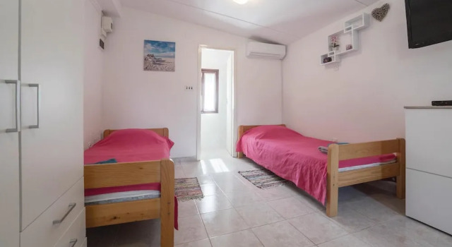 Stunning Home in Tar With Wifi and 0 Bedrooms, Book Hotel Hoteller i Tar med pool, Swimmingpool
