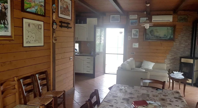 House With one Bedroom in Sant'antonio Abate, With Wonderful Mountain View, Enclosed Garden and Wifi Near the Beach, Varaa Hotelli Lettere Campania