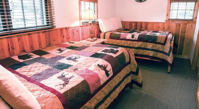 Lazy R Cottages: 8, Забронировать Отель Эстес-Парк Rocky Mountain National Park, рядом с Trout Haven Fishing Pond