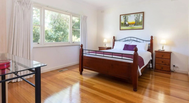 Renovated Beach Beauty - Rosebud, Book Hotel Rosebud 