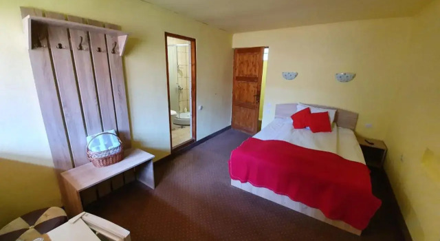 Pensiunea Leia, Varaa Hotelli Hotellit Carpathians - Romania uima-altaalla, Uima-allas