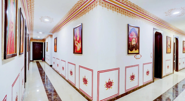 OYO Townhouse 640 The Royal Ville