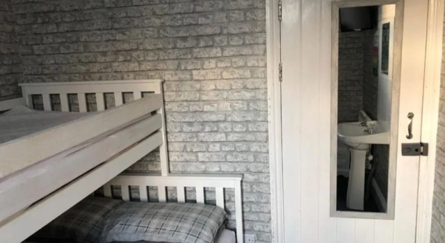 OYO Shore Surf Lodge, Забронировать Отель СПА-отели Ньюки, рядом с Рыбацкая хижина Huer's Hut, SPA-услуги