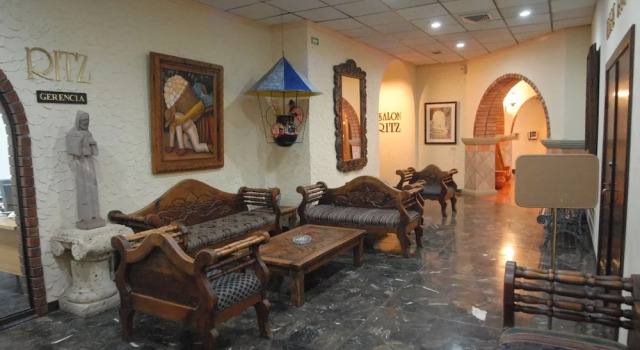 Hotel Ritz, Rezervovat Hotel Hotely v Matamoros s parkováním, Parkování