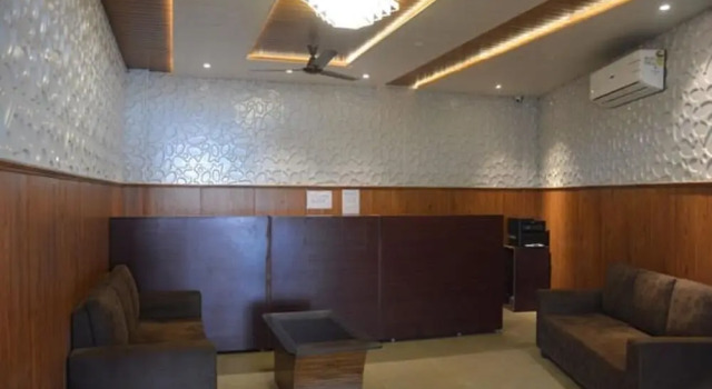 Krazy Hotel, Rezervovat Hotel Haldwāni Uttarakhand