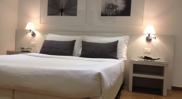 Rest Guesthouse, Reserva ahora Hotel Hoteles en El Lacio con aparcamiento, Aparcamiento