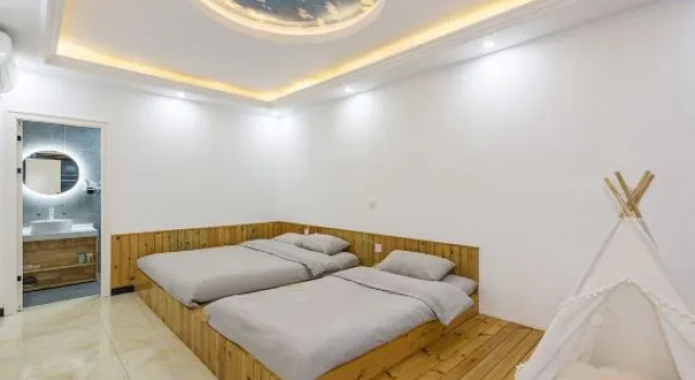 Семейный люкс с 2 комнатами Floral Hotel Yeshanpo Habitat Of Mountains And River